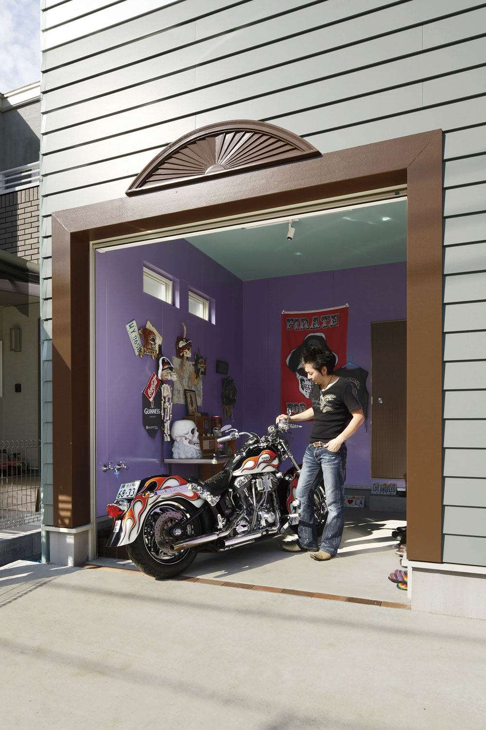 カッコイイバイクガレージ 夢を実現したアメリカン住宅